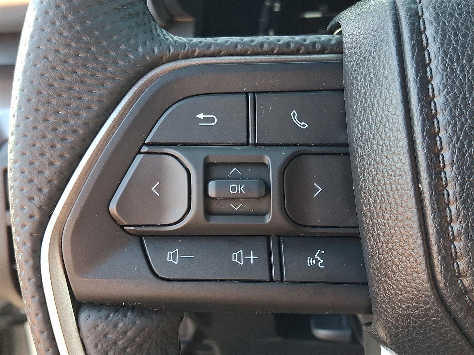 Used 2024 Toyota Tacoma TRD Off-Road AWD/4WD image 18