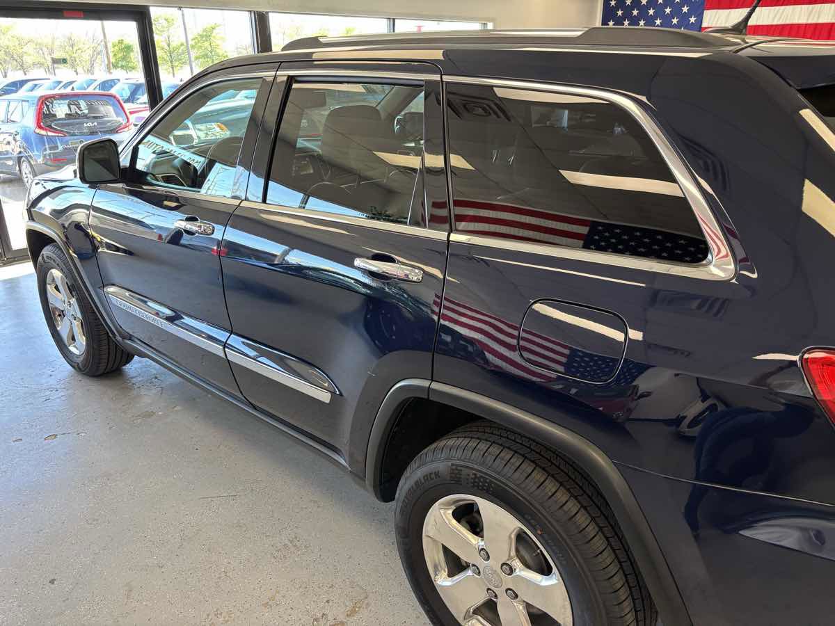 Used 2013 Jeep Grand Cherokee Limited w/ Luxury Group II RWD image 41