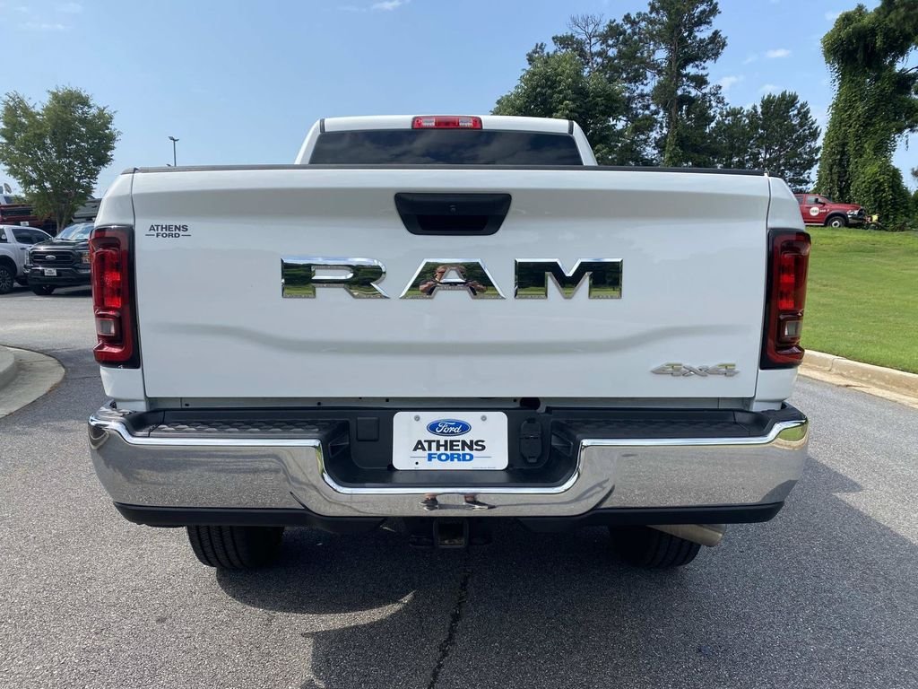 Used 2026 RAM 2500 Tradesman w/ Chrome Appearance Group AWD/4WD image 4