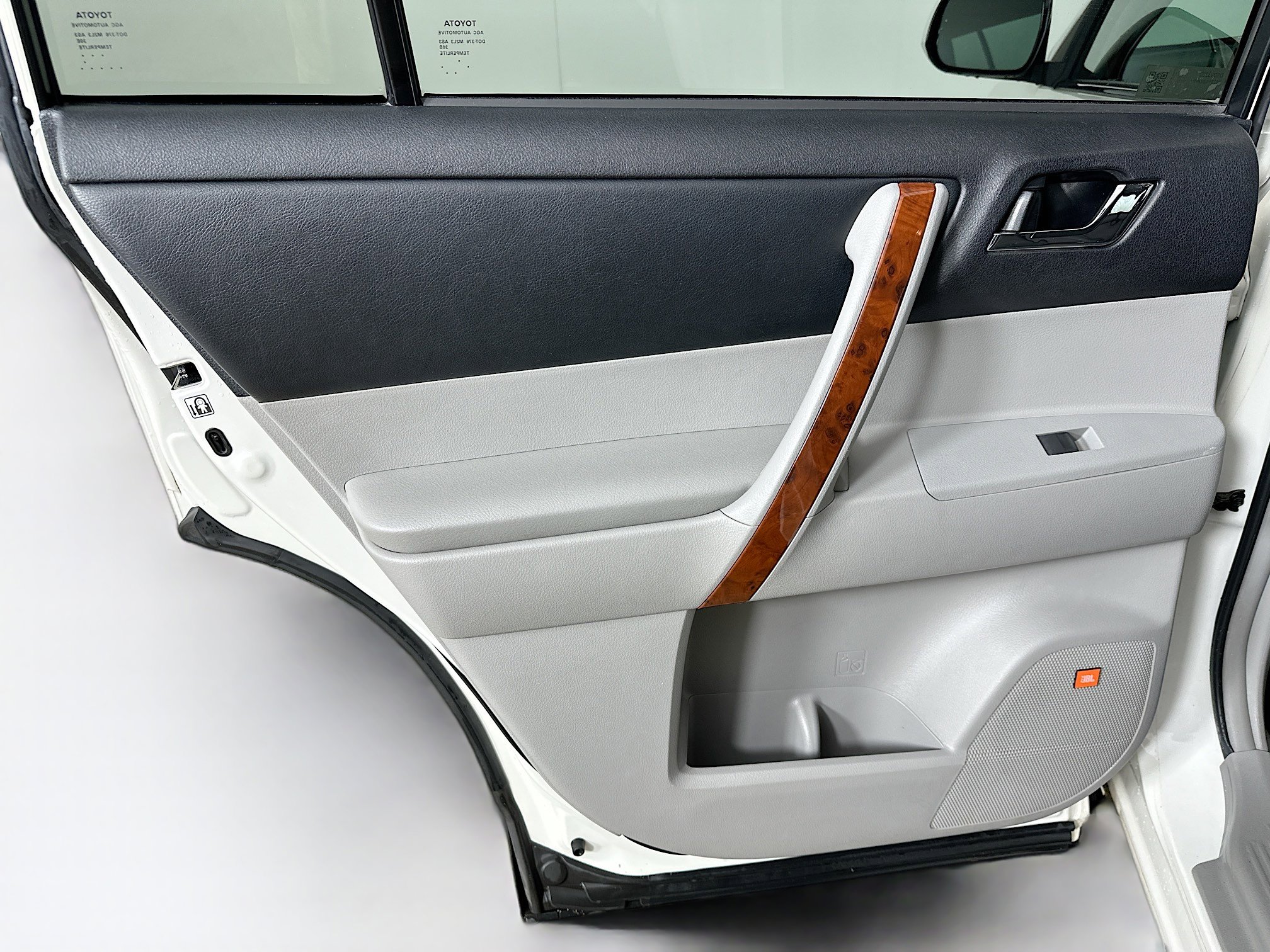 Used 2013 Toyota Highlander Limited image 27