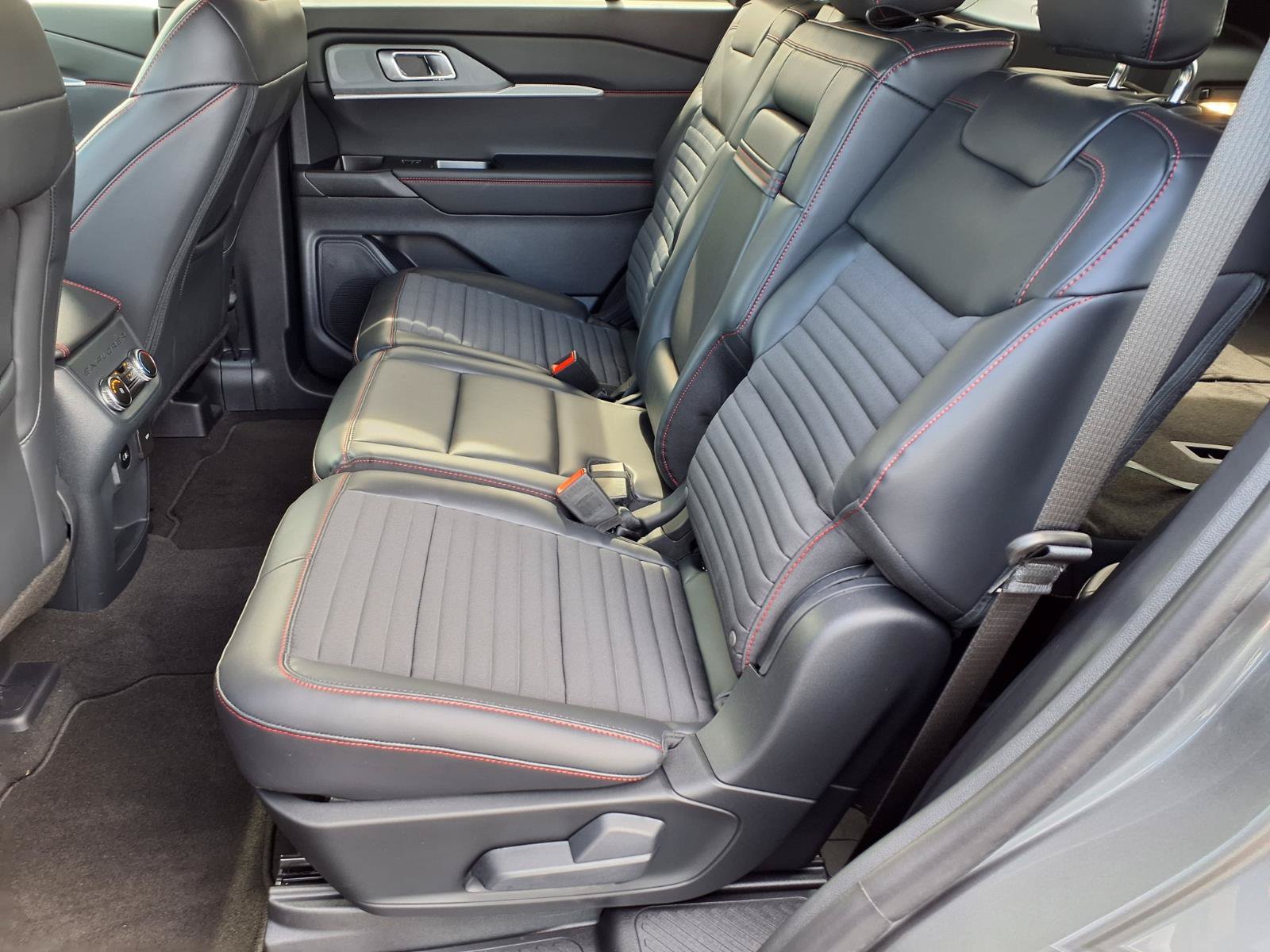 New 2026 Ford Explorer ST-Line RWD image 8