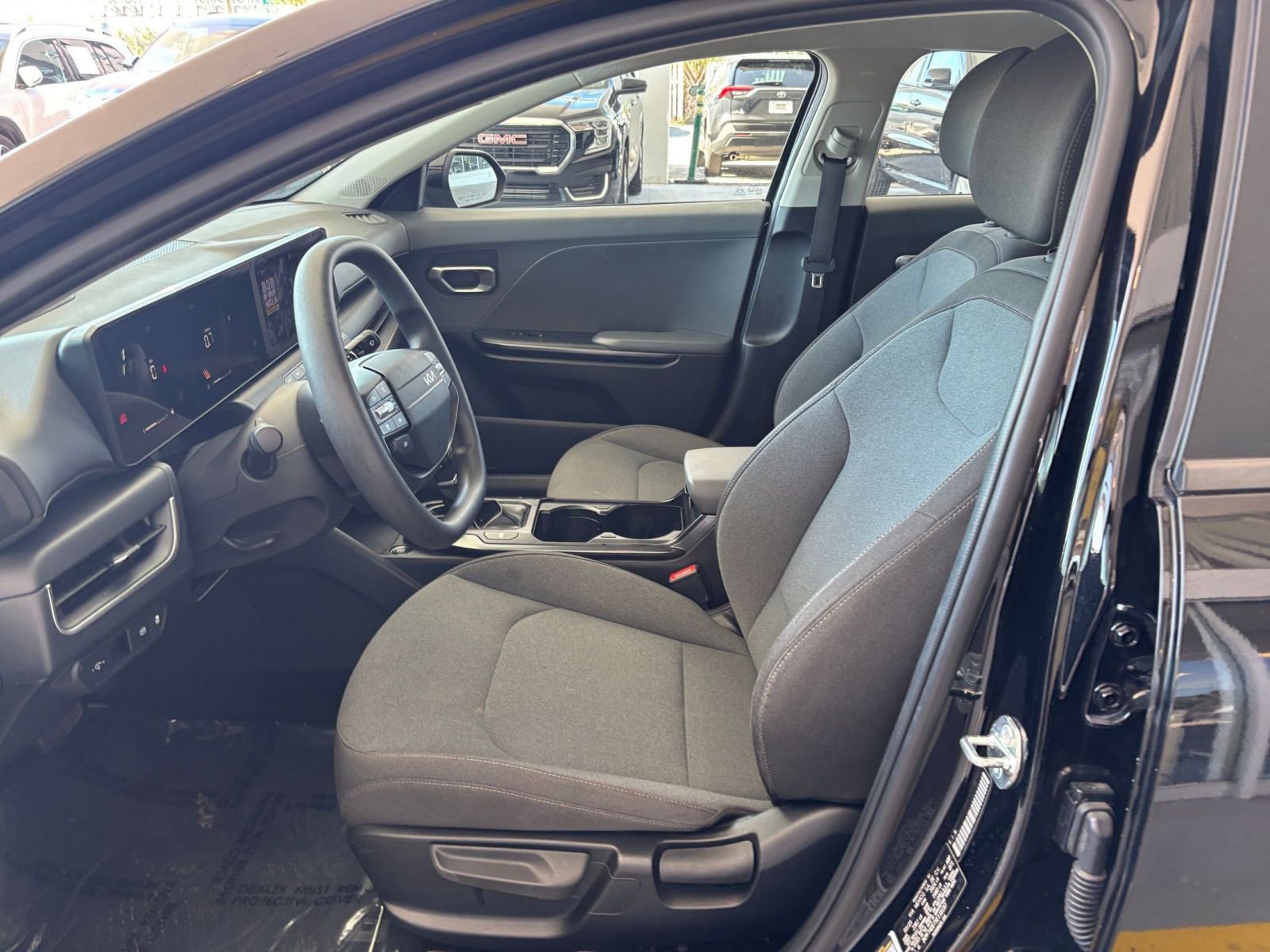 Used 2025 Kia K4 FWD image 30