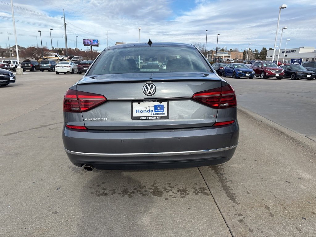 Used 2018 Volkswagen Passat 2.0T SEL Premium image 5
