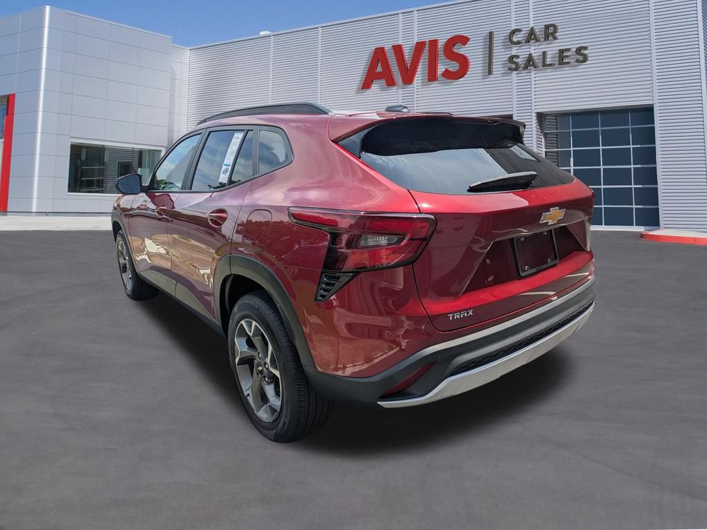 Used 2025 Chevrolet Trax LT w/ LT Convenience Package FWD image 9