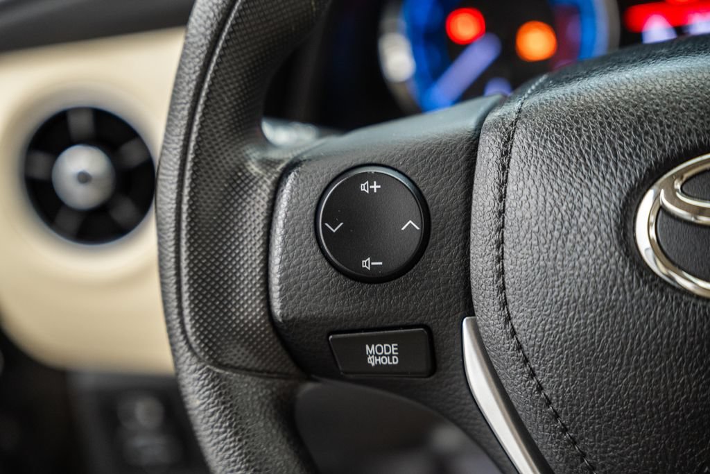 Used 2019 Toyota Corolla LE FWD image 24
