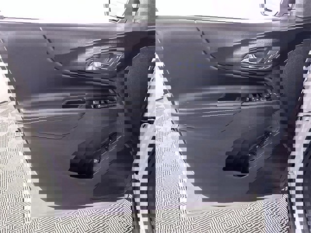 Used 2024 Chevrolet Equinox Premier image 23