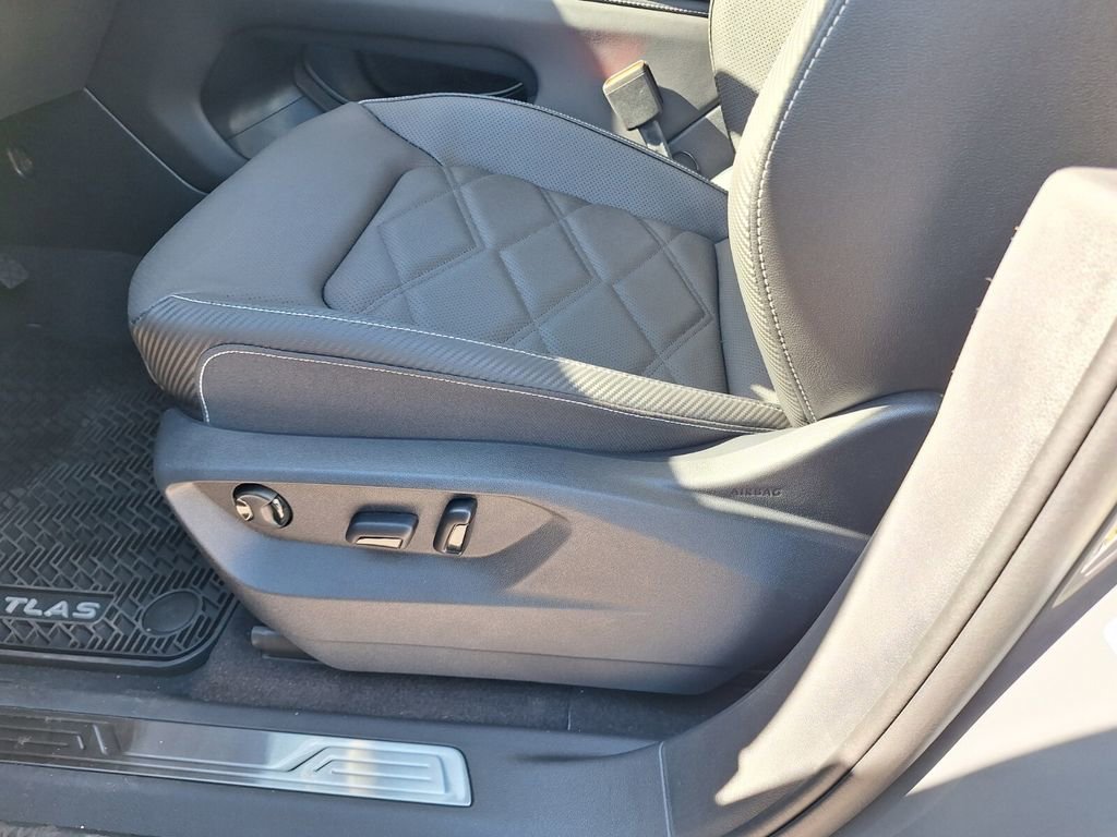 New 2026 Volkswagen Atlas Cross Sport SE image 25
