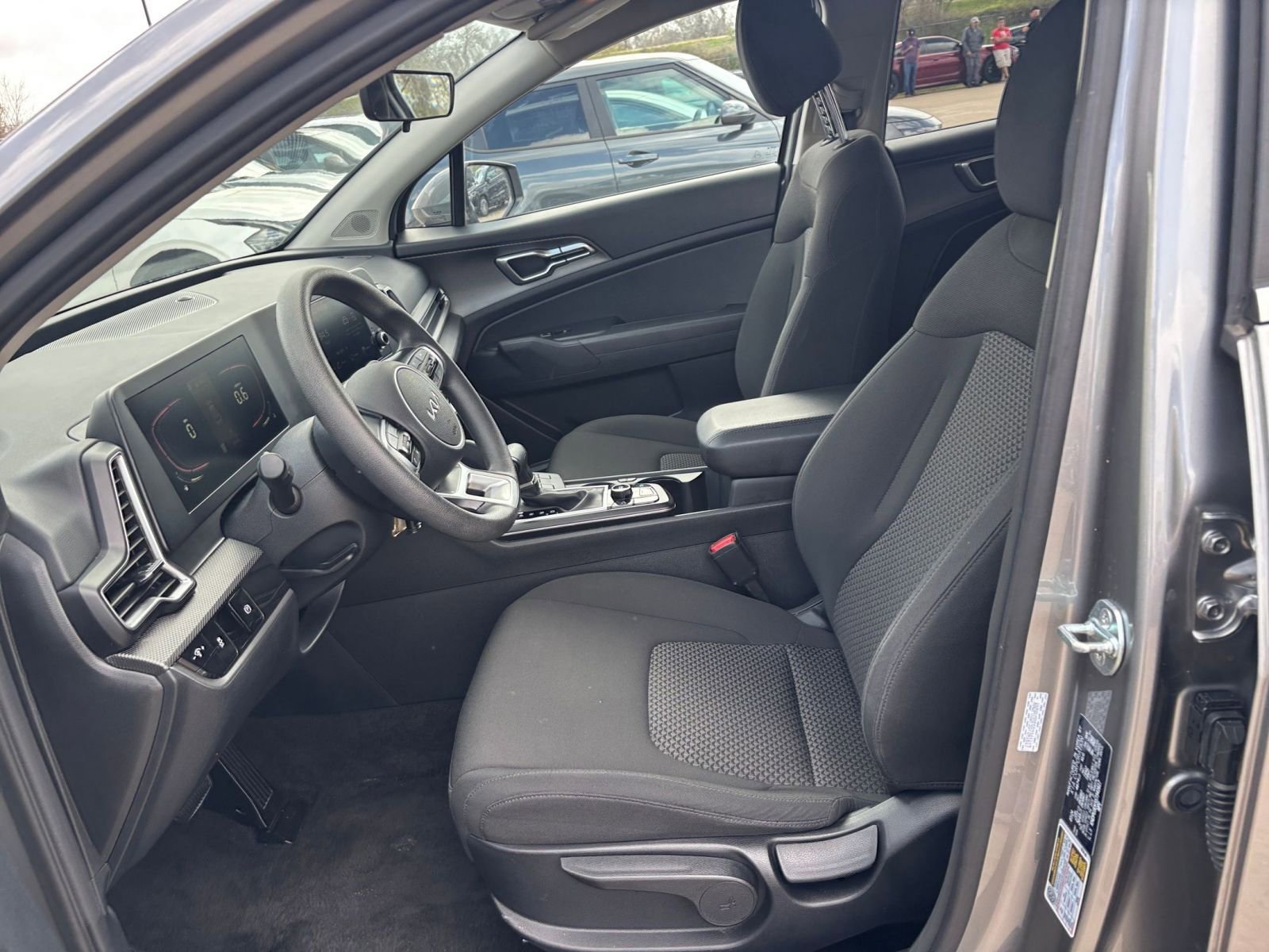 Used 2025 Kia Sportage LX image 25