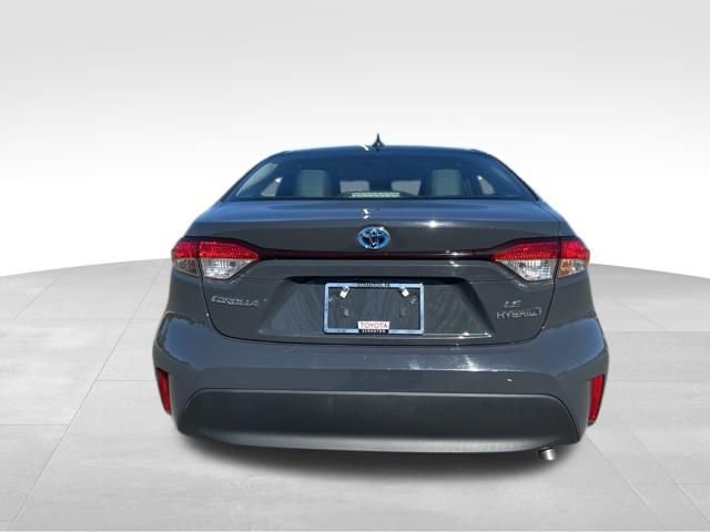 Used 2024 Toyota Corolla LE AWD/4WD image 4