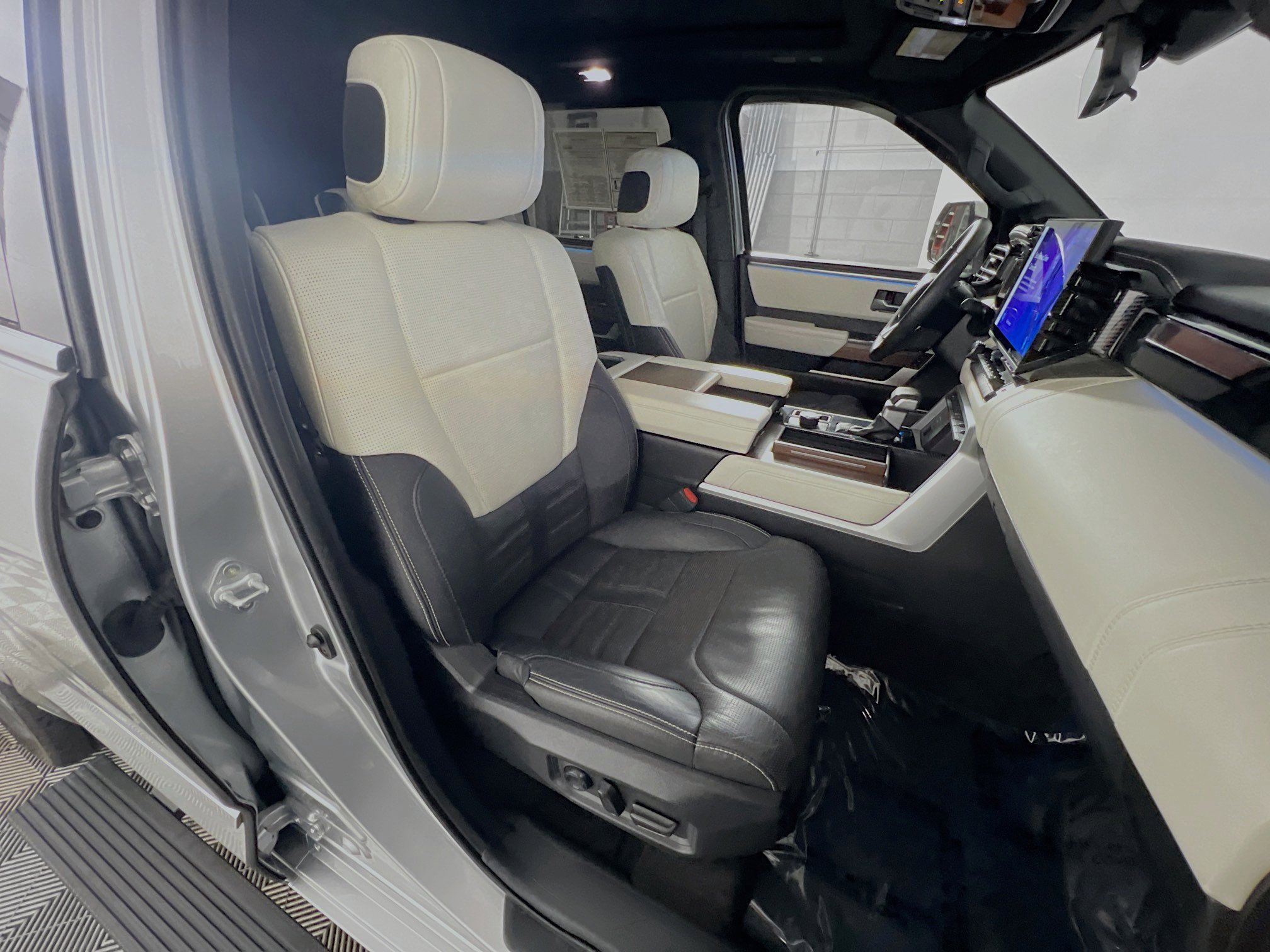 Used 2023 Toyota Sequoia Capstone image 31