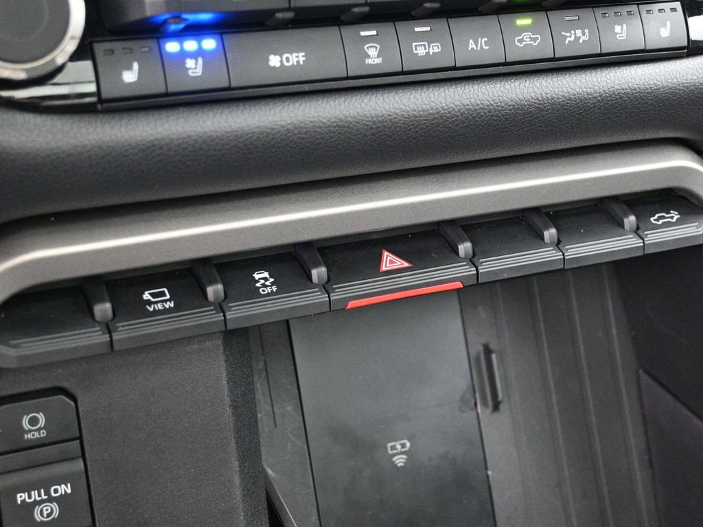 Used 2025 Toyota Tundra Limited image 19