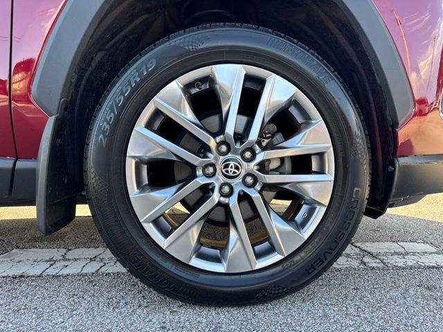 Used 2020 Toyota RAV4 XLE Premium FWD image 9