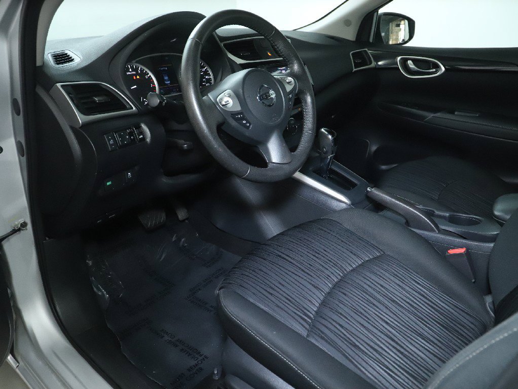 Certified 2019 Nissan Sentra SV FWD image 18