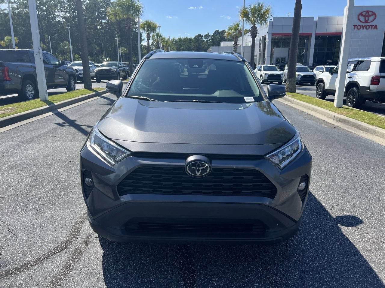 Used 2021 Toyota RAV4 XLE w/ Convenience Package FWD image 3