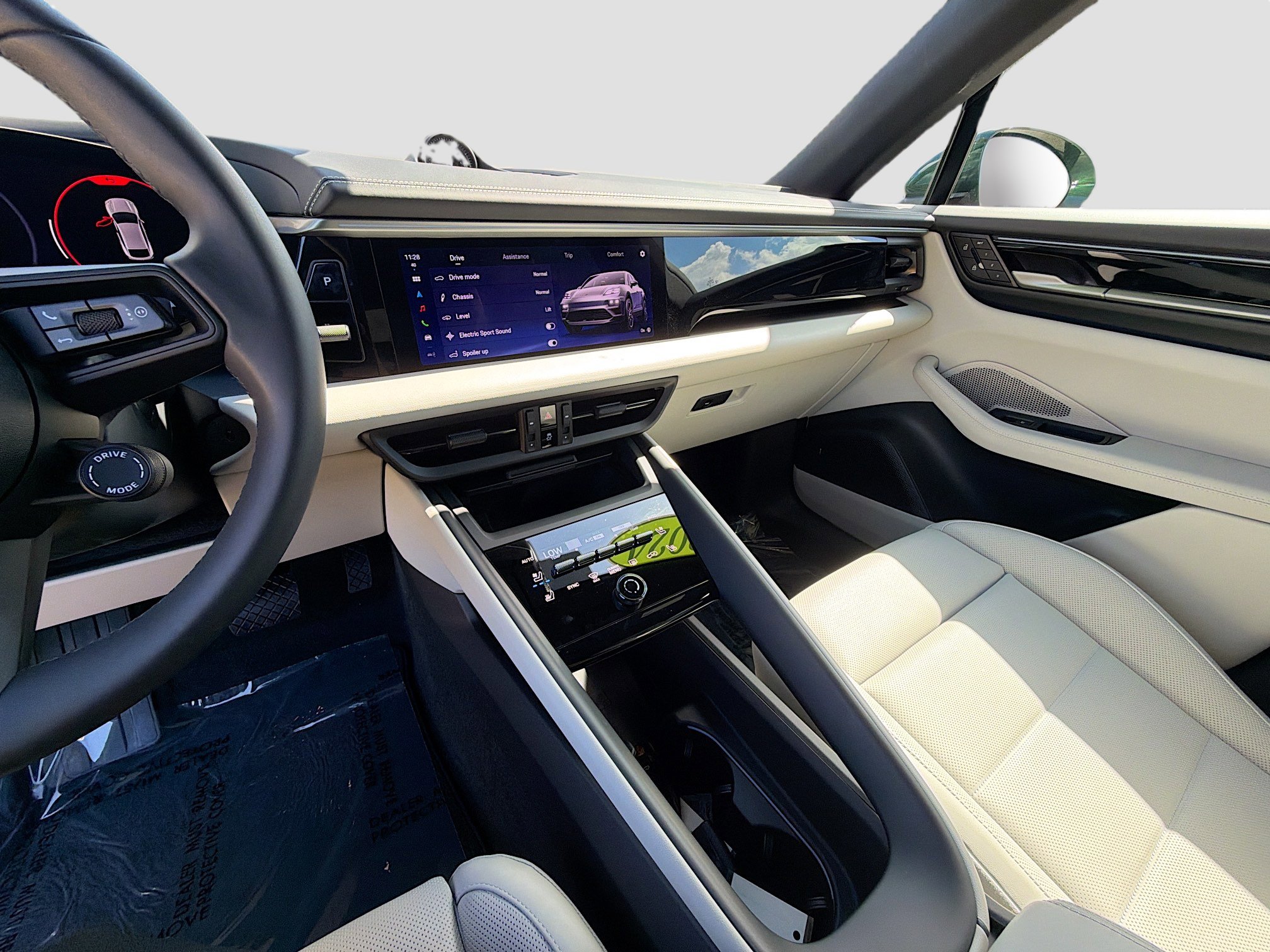 Used 2024 Porsche Macan 4 Electric image 29