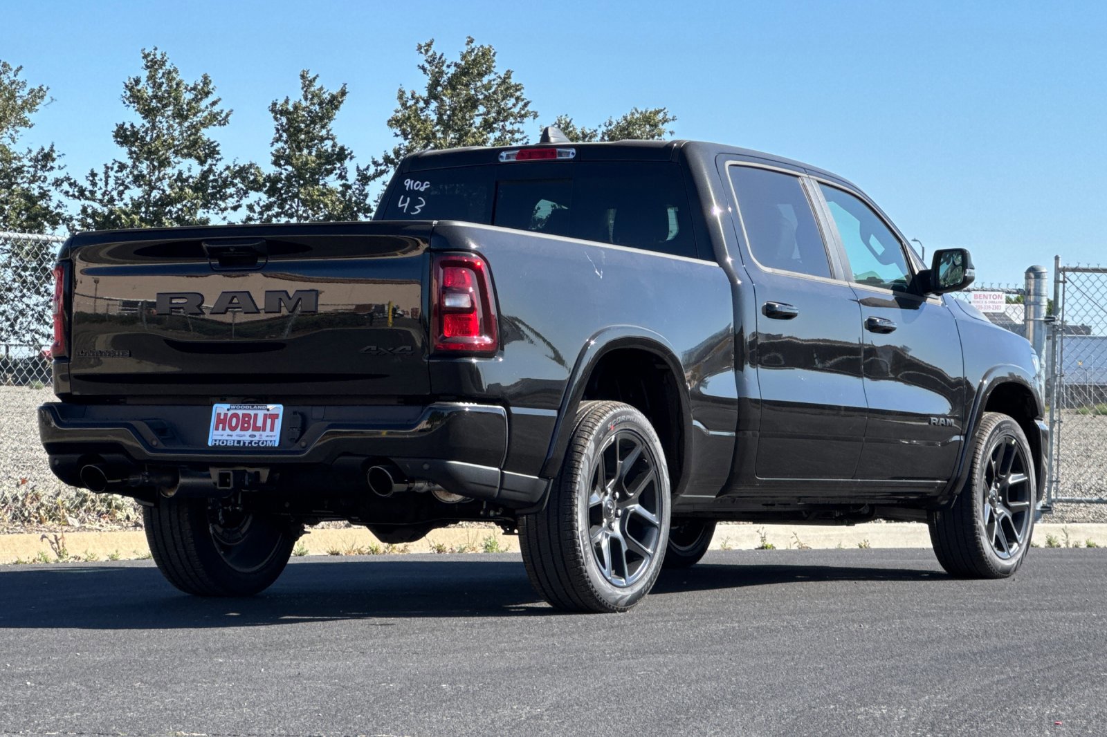 New 2026 RAM 1500 Laramie AWD/4WD image 3