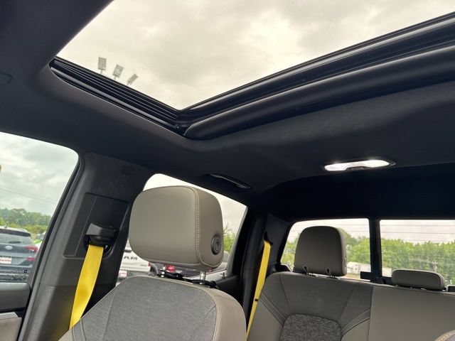Used 2024 Chevrolet Colorado ZR2 w/ Technology Package AWD/4WD image 39