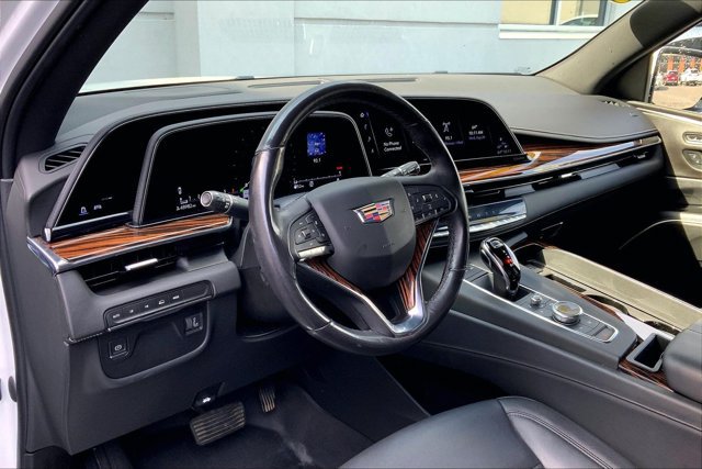 Used 2022 Cadillac Escalade Luxury AWD/4WD image 14