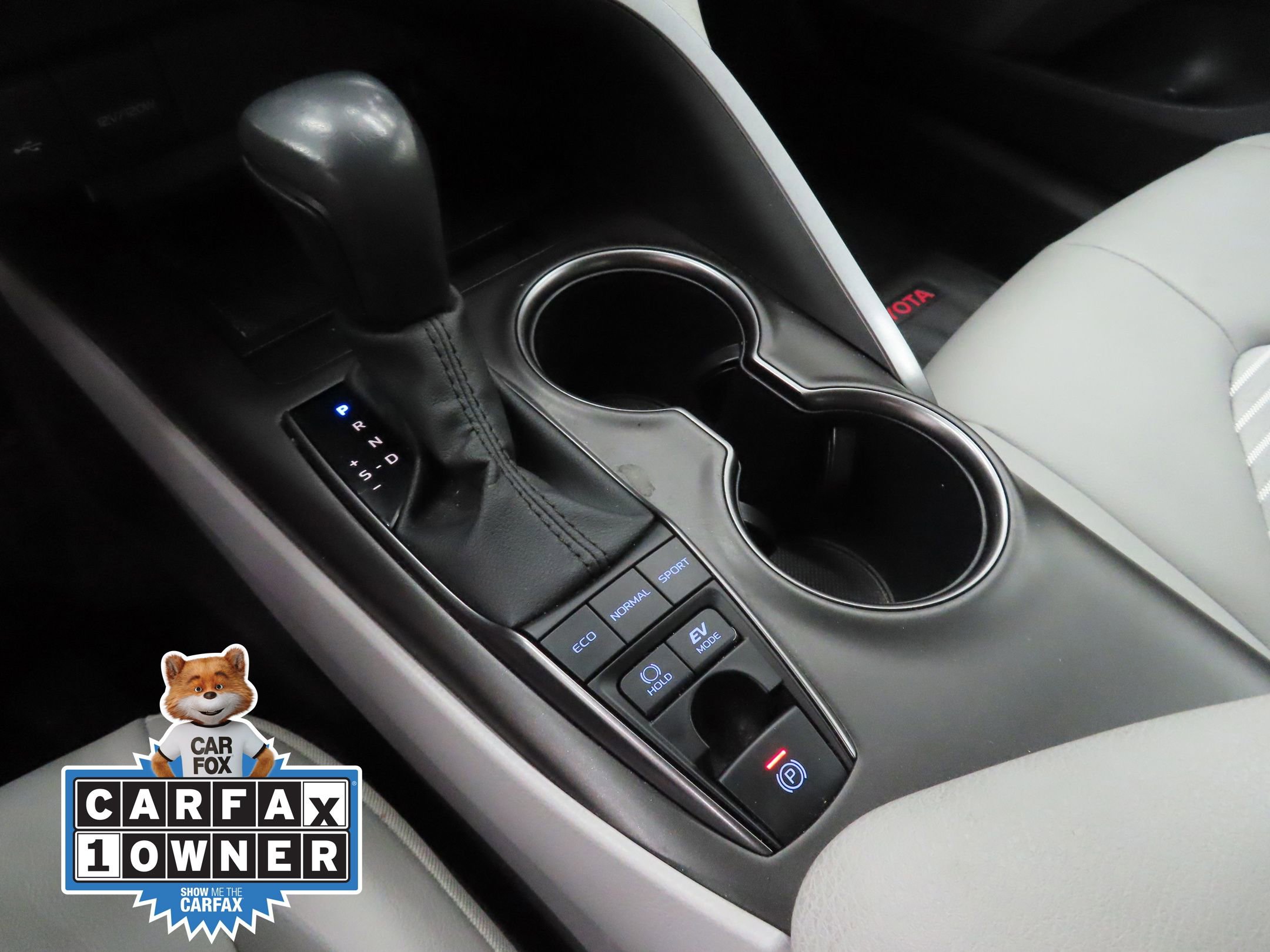 Used 2024 Toyota Camry SE image 15