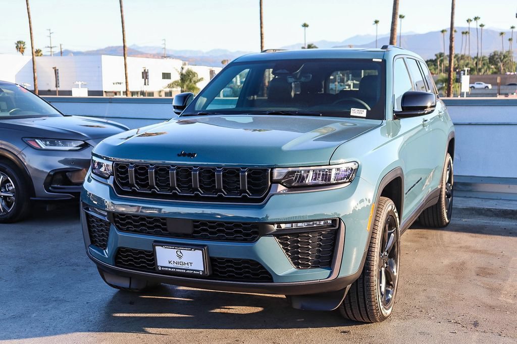 New 2026 Jeep Grand Cherokee Limited w/ Limited Altitude Package AWD/4WD image 4