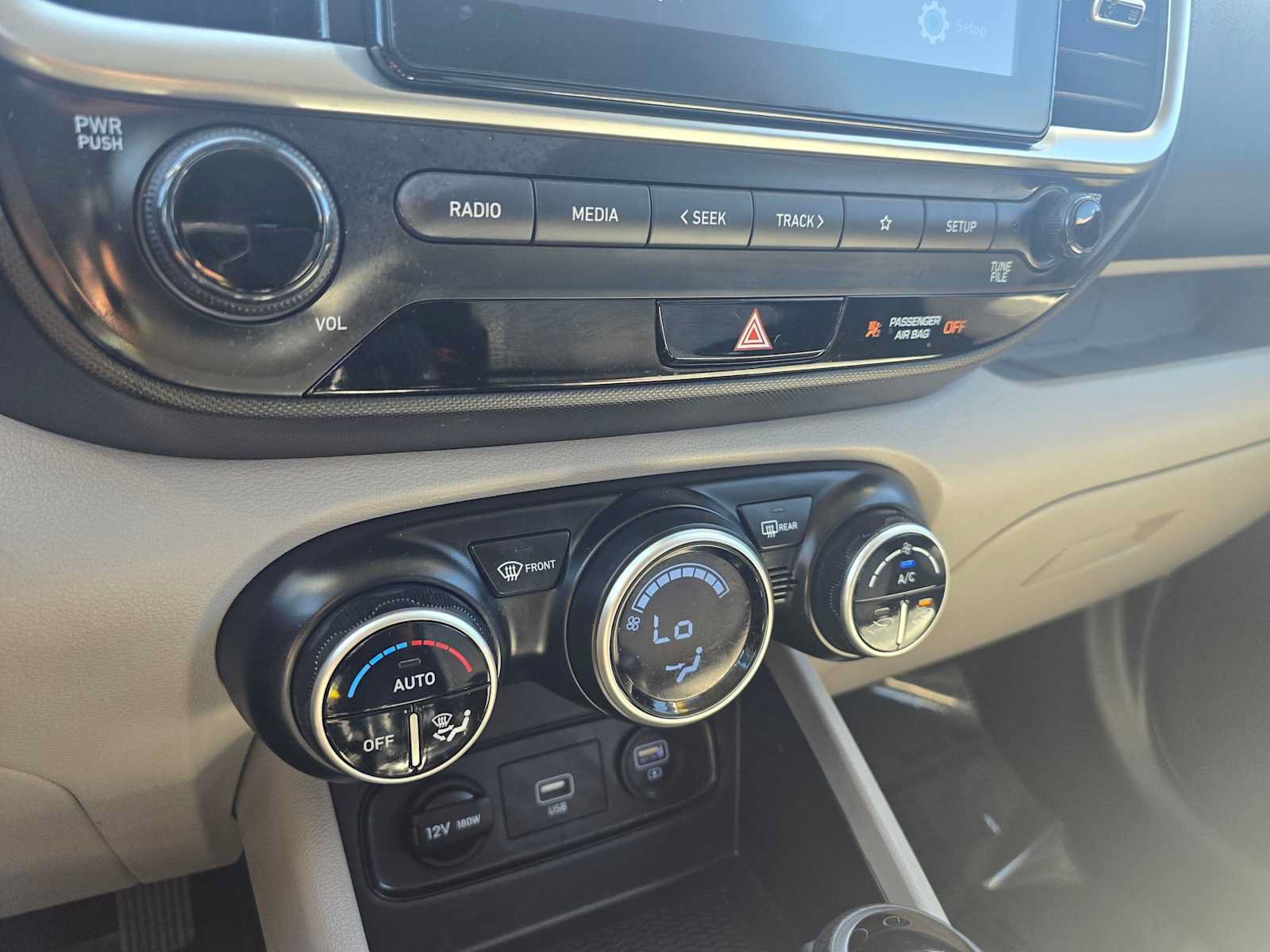 Used 2020 Hyundai Venue SEL FWD image 28