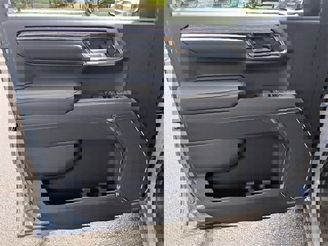 New 2026 GMC Sierra 1500 SLE w/ Preferred Package image 11