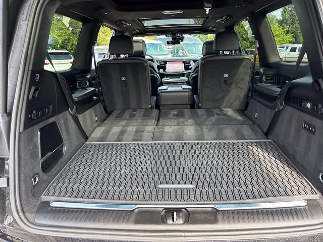 Used 2025 Jeep Grand Wagoneer Series III w/ Rear Seat Video Group 1 AWD/4WD image 33