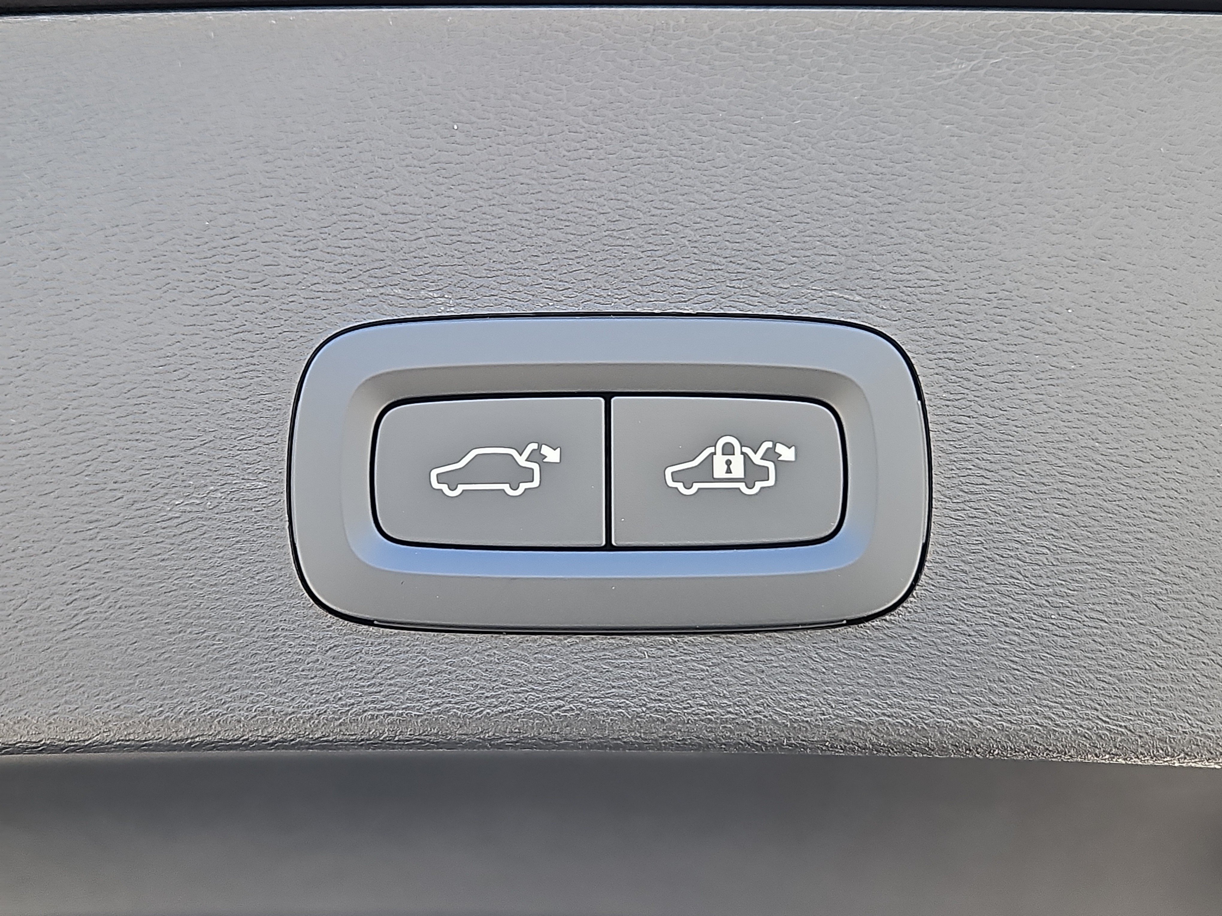 New 2026 Volvo XC40 B5 Ultra w/ Protection Package Premier AWD/4WD image 12