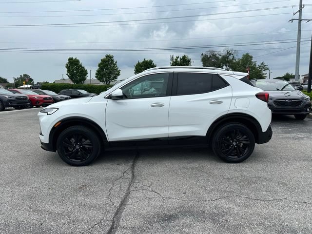 Used 2024 Buick Encore GX Sport Touring AWD/4WD image 4