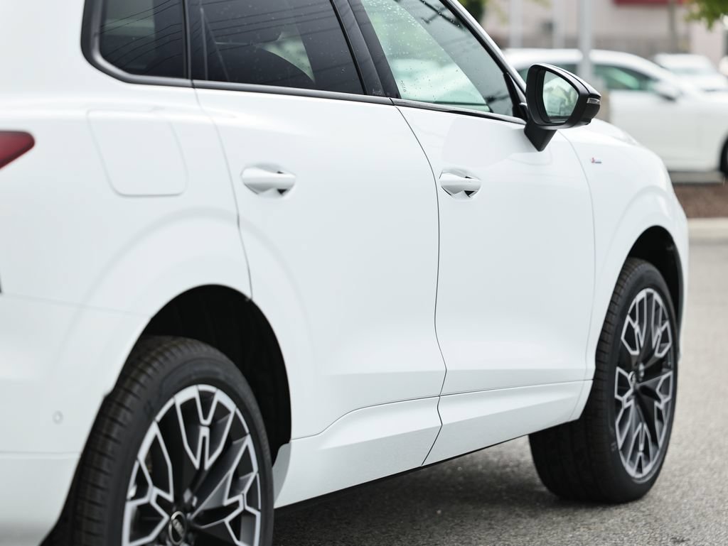 New 2026 Audi Q3 quattro 2.0T AWD/4WD image 8