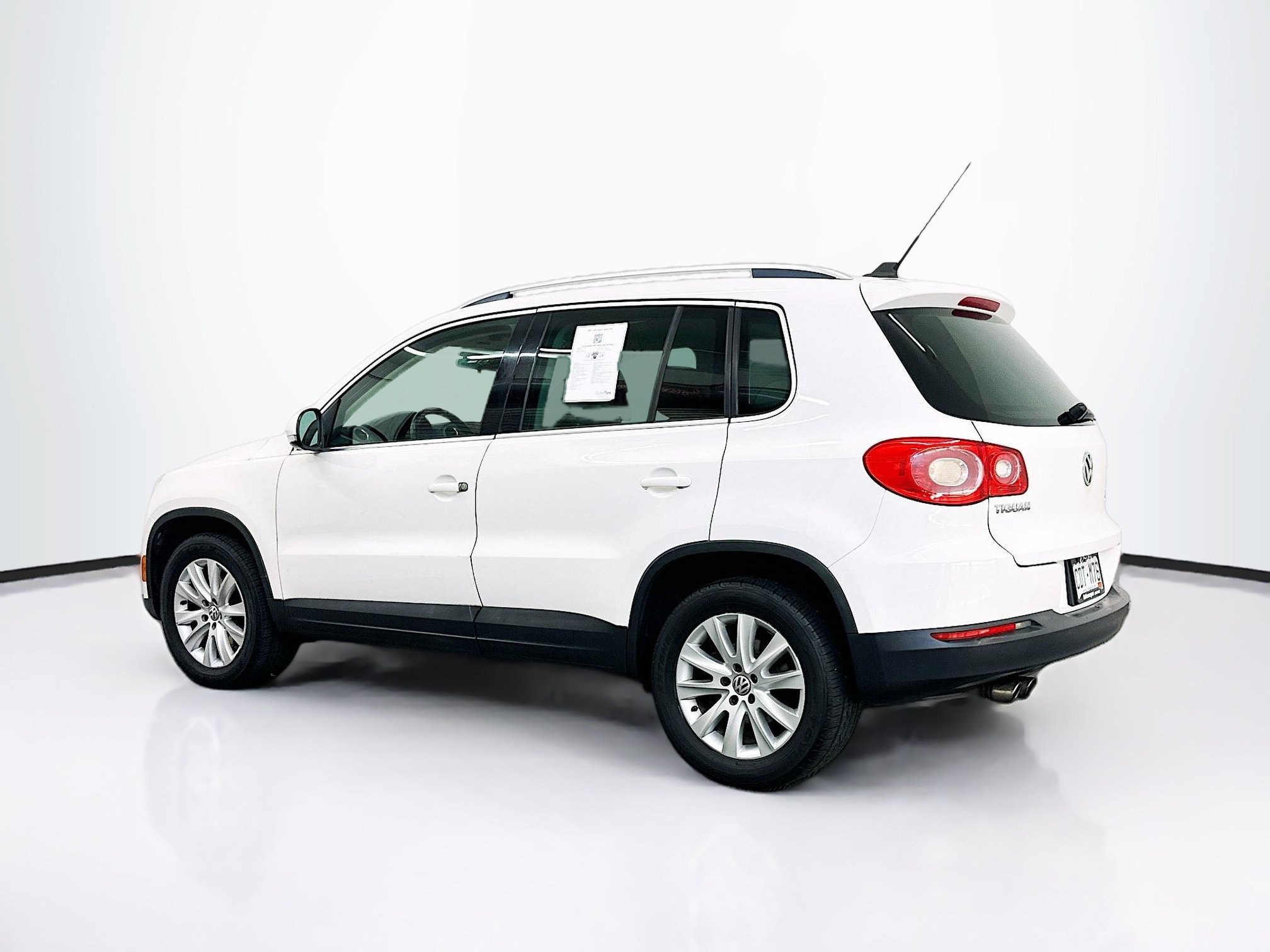 Used 2009 Volkswagen Tiguan SE AWD/4WD image 5