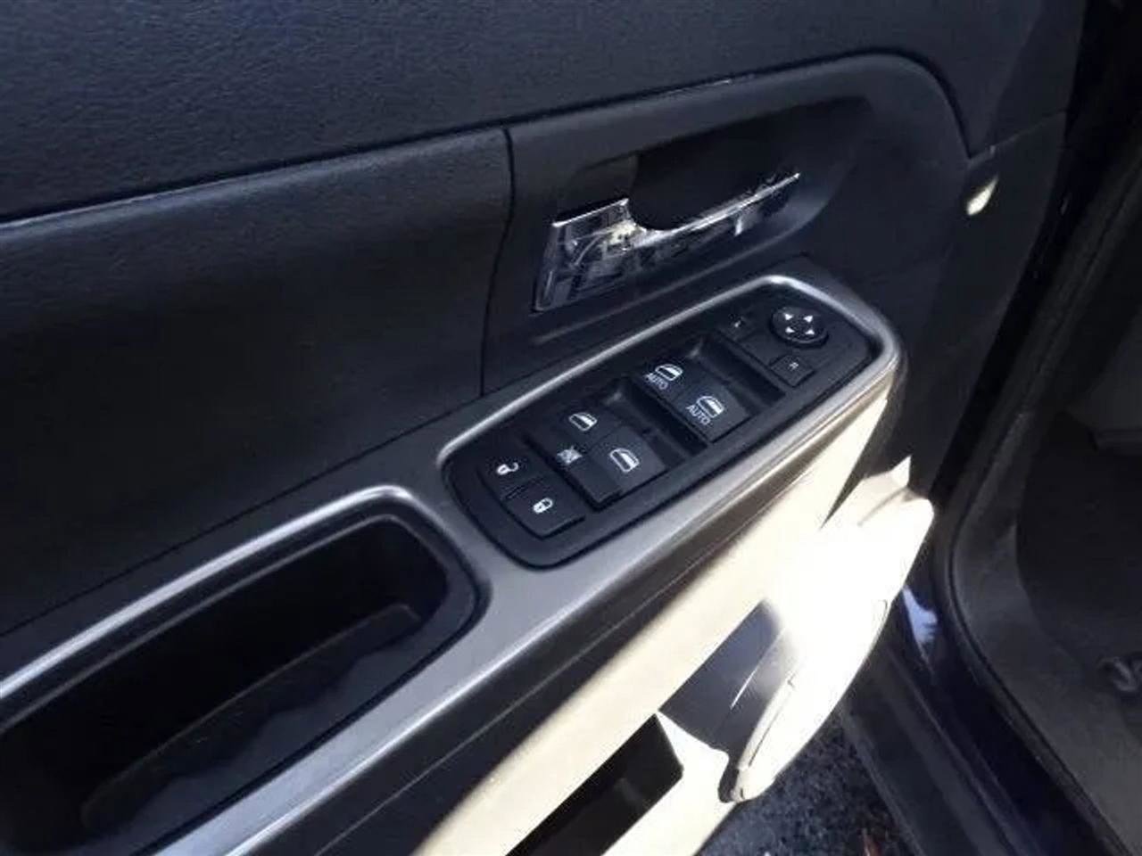 Used 2012 Jeep Liberty Limited w/ Comfort/Convenience Group image 38