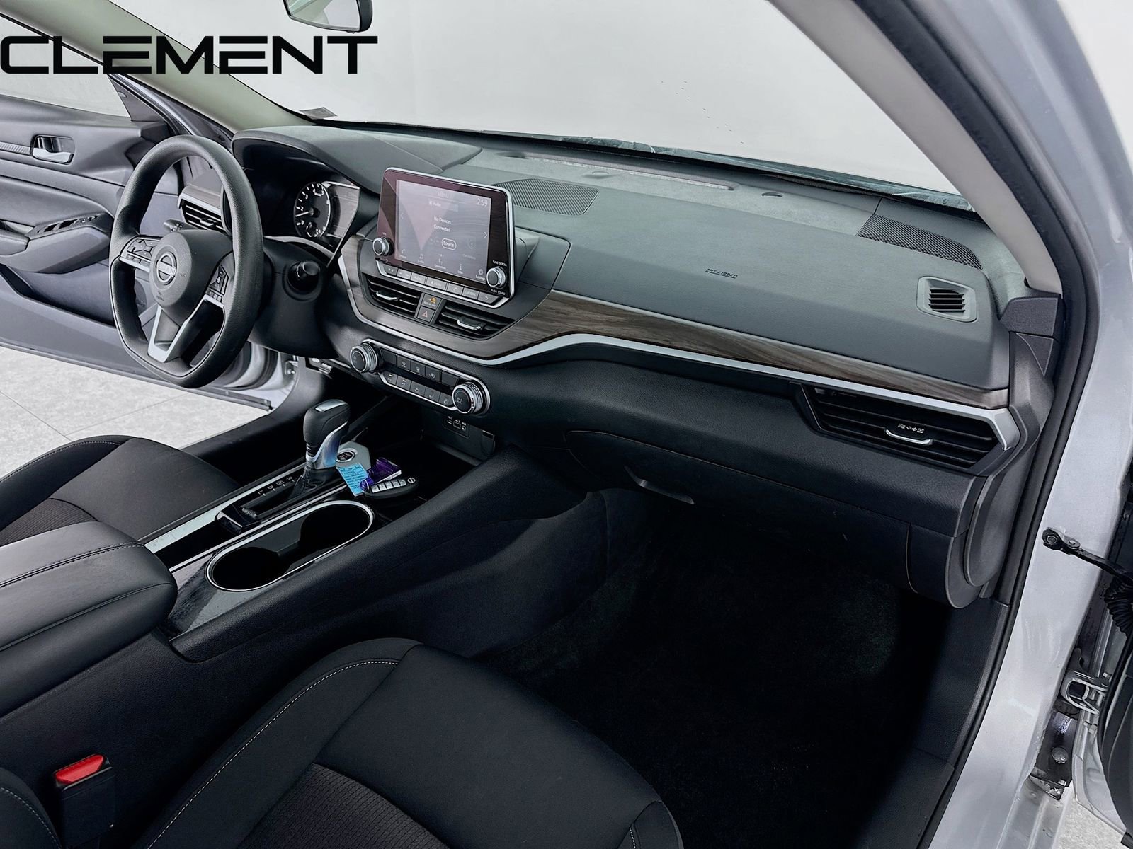 Used 2024 Nissan Altima 2.5 SV image 33