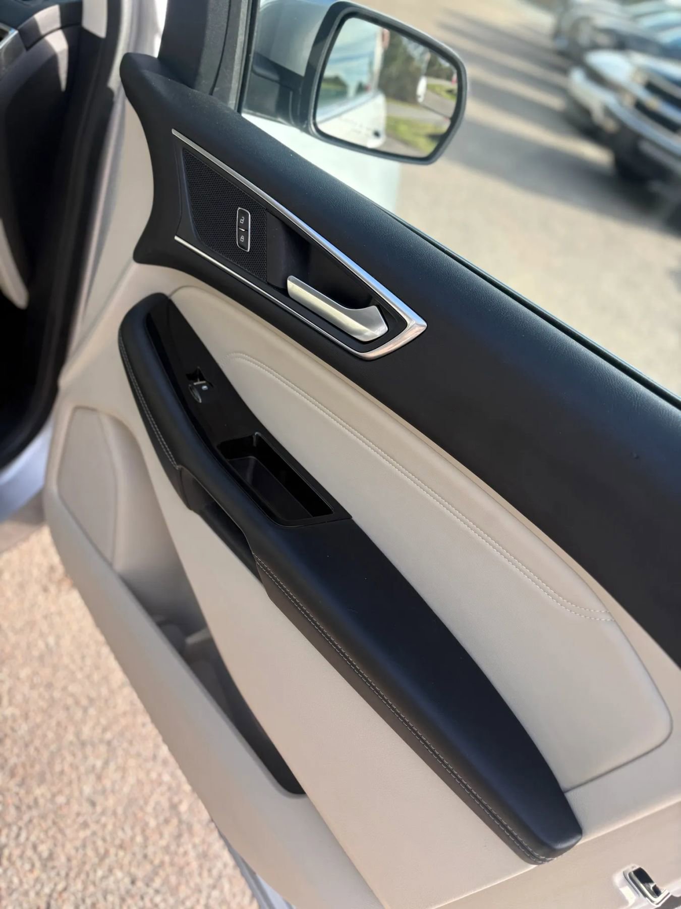 Used 2018 Ford Edge Titanium w/ Equipment Group 301A FWD image 29