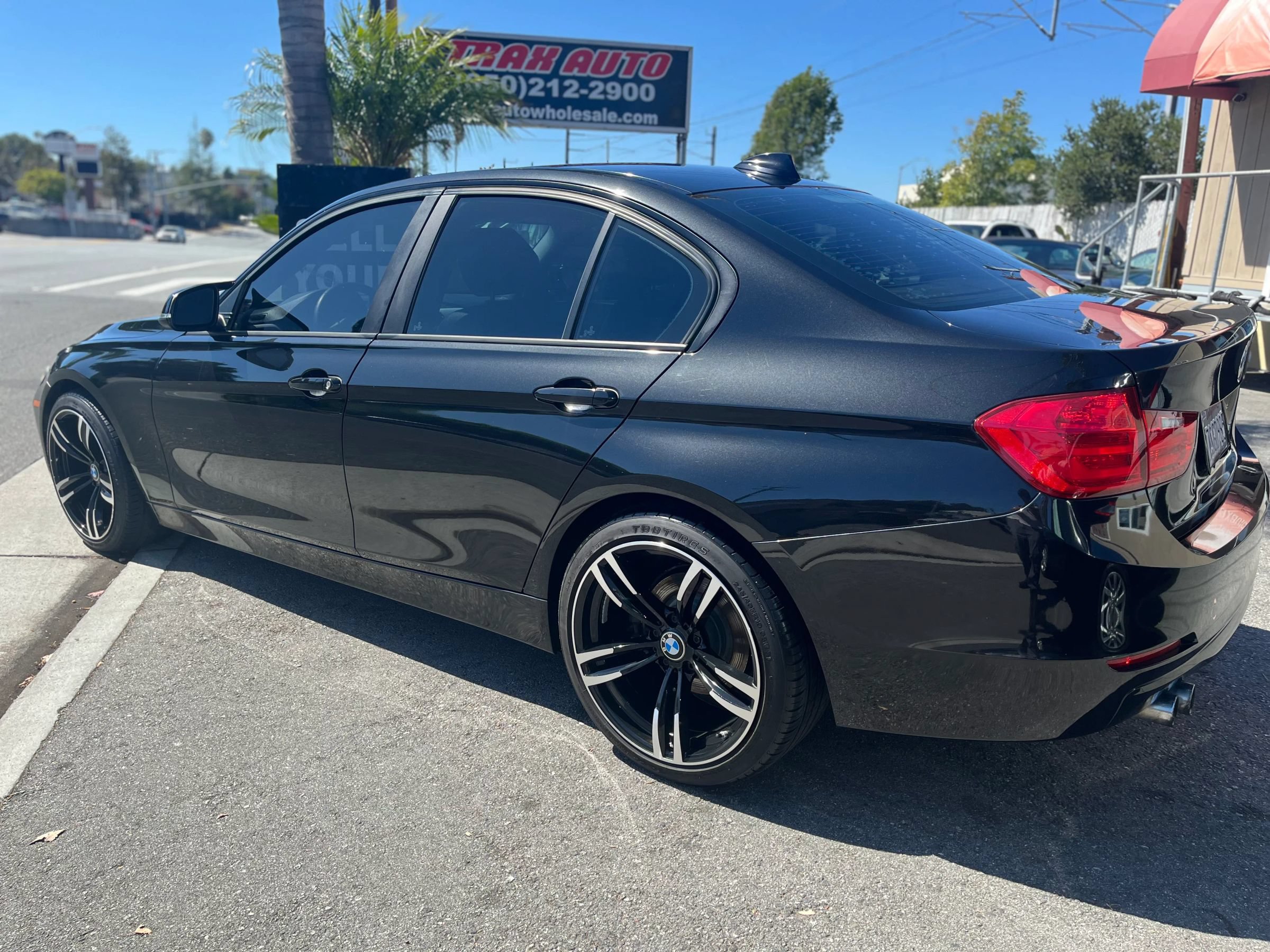 Used 2012 BMW 328i Sedan RWD image 4