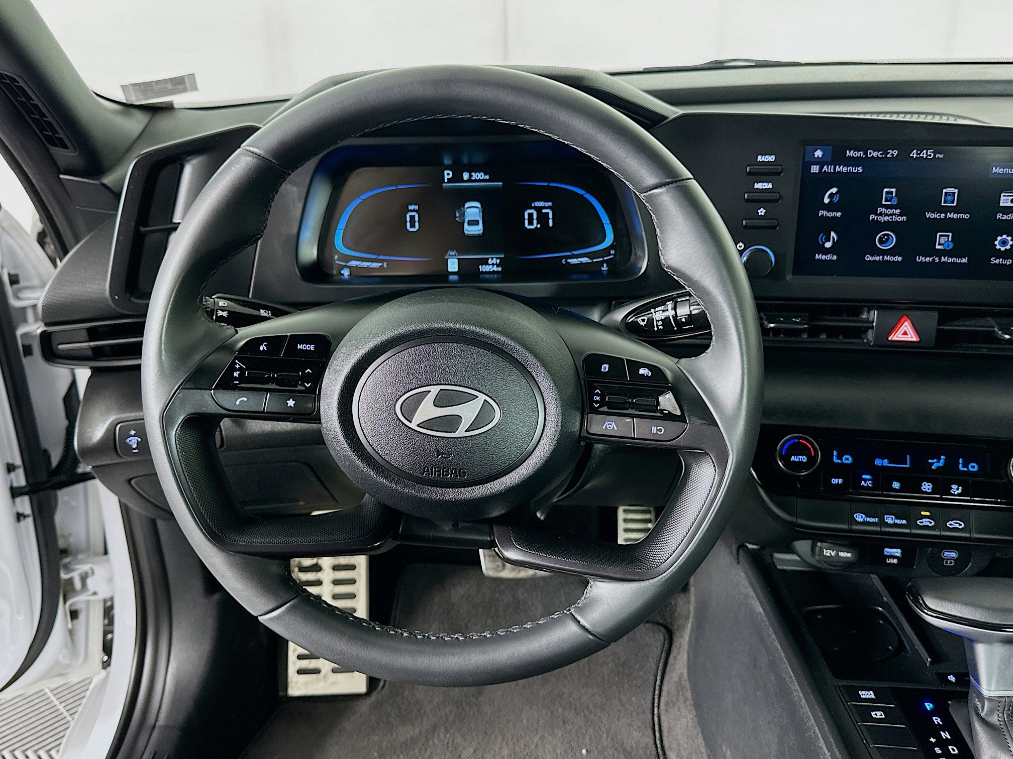 Used 2025 Hyundai Elantra Sport image 18