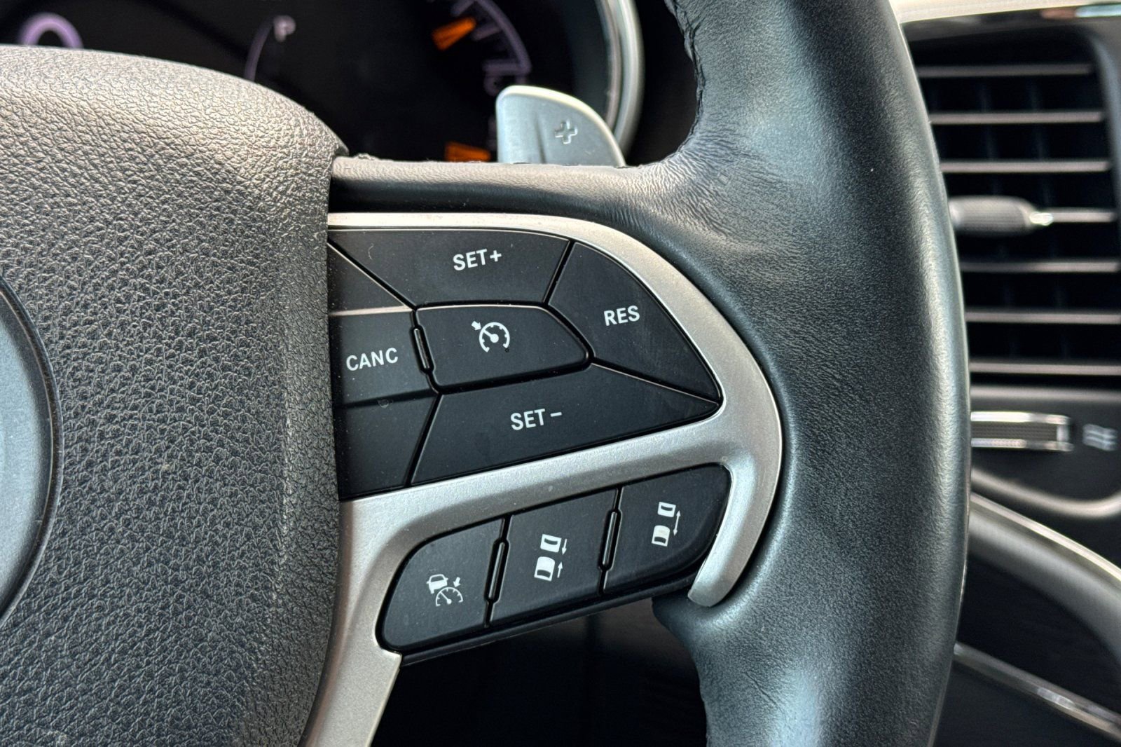 Used 2018 Jeep Grand Cherokee Summit w/ Platinum Series Group image 30