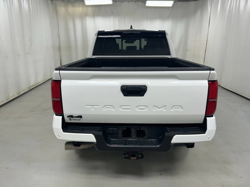 Used 2024 Toyota Tacoma SR5 AWD/4WD image 5
