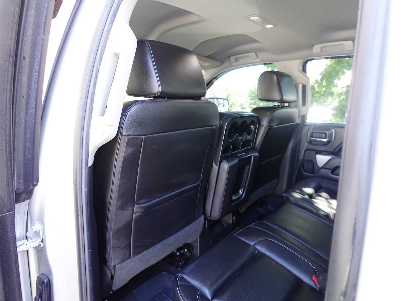 Used 2017 Chevrolet Silverado 1500 LT w/ Redline Edition AWD/4WD image 27