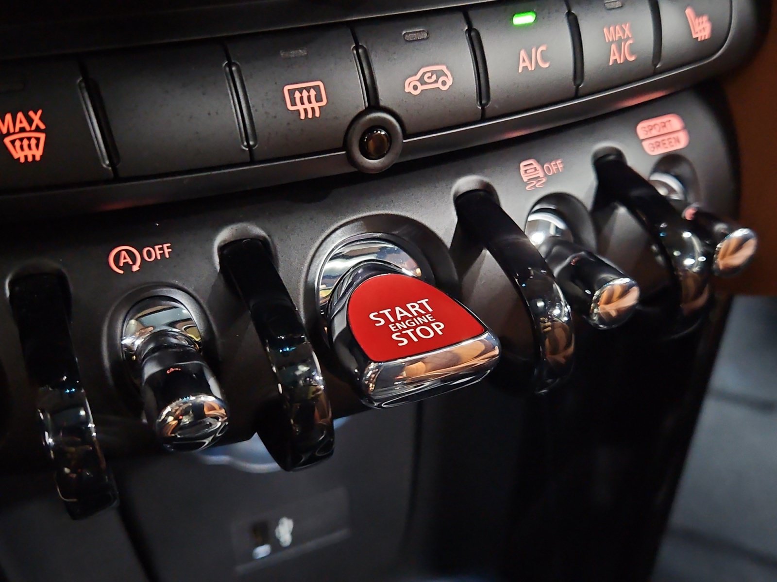 Used 2024 MINI Cooper S w/ Signature Upholstery Package FWD image 22