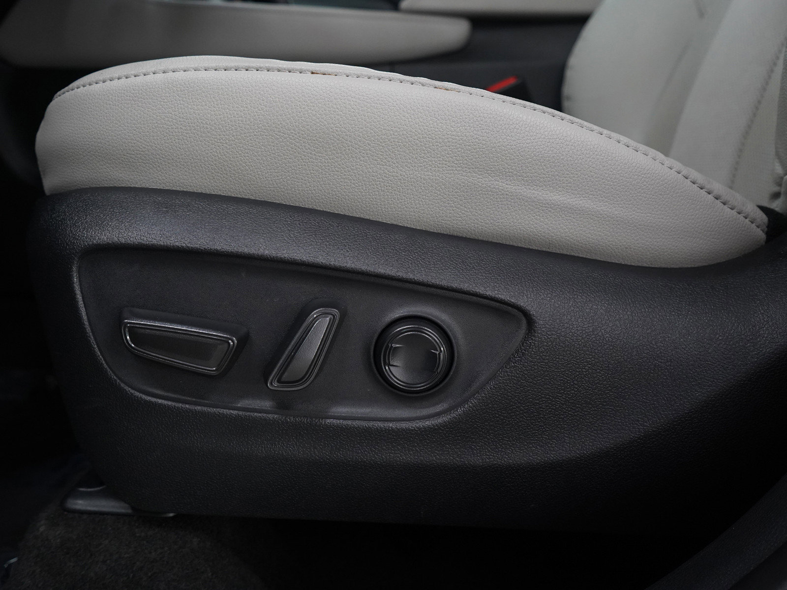 Used 2024 Toyota Grand Highlander AWD Hybrid image 26