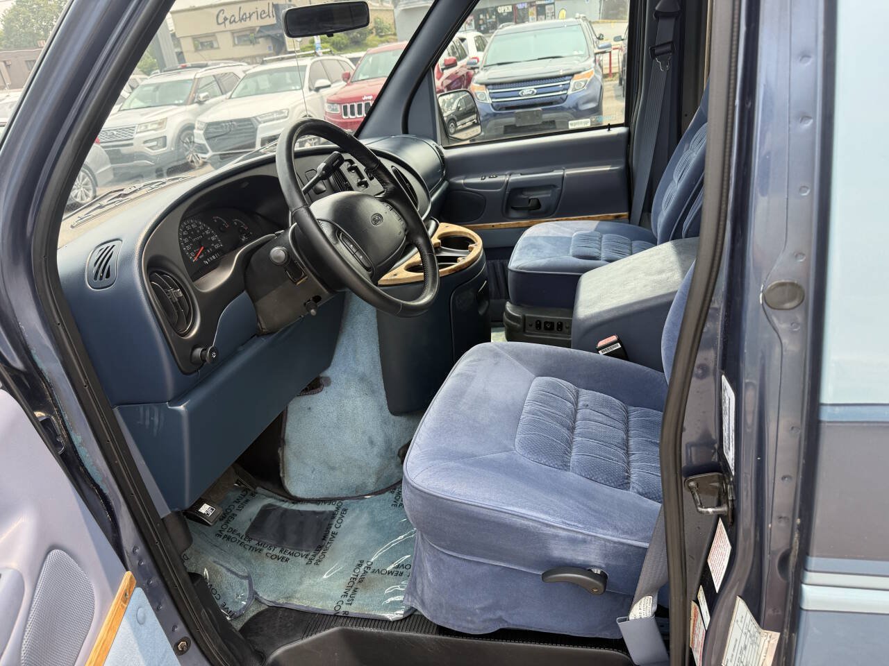 Used 1998 Ford E-150 and Econoline 150 RWD image 6