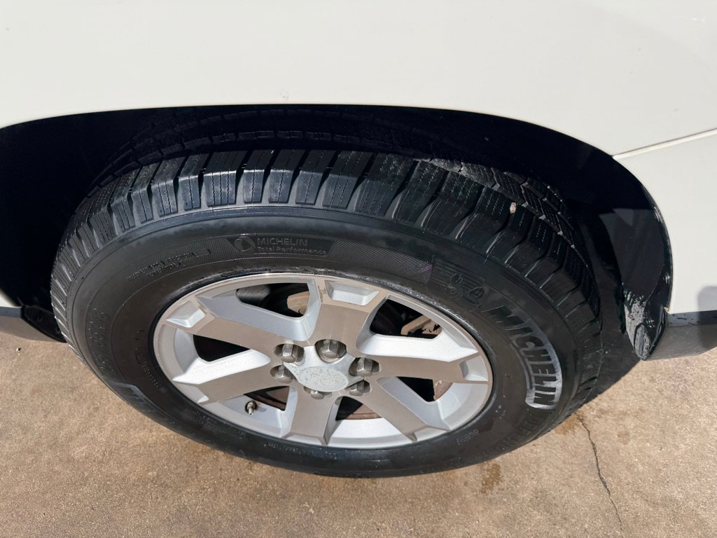 Used 2008 Saturn Outlook XR w/ Advanced Audio Package FWD image 29