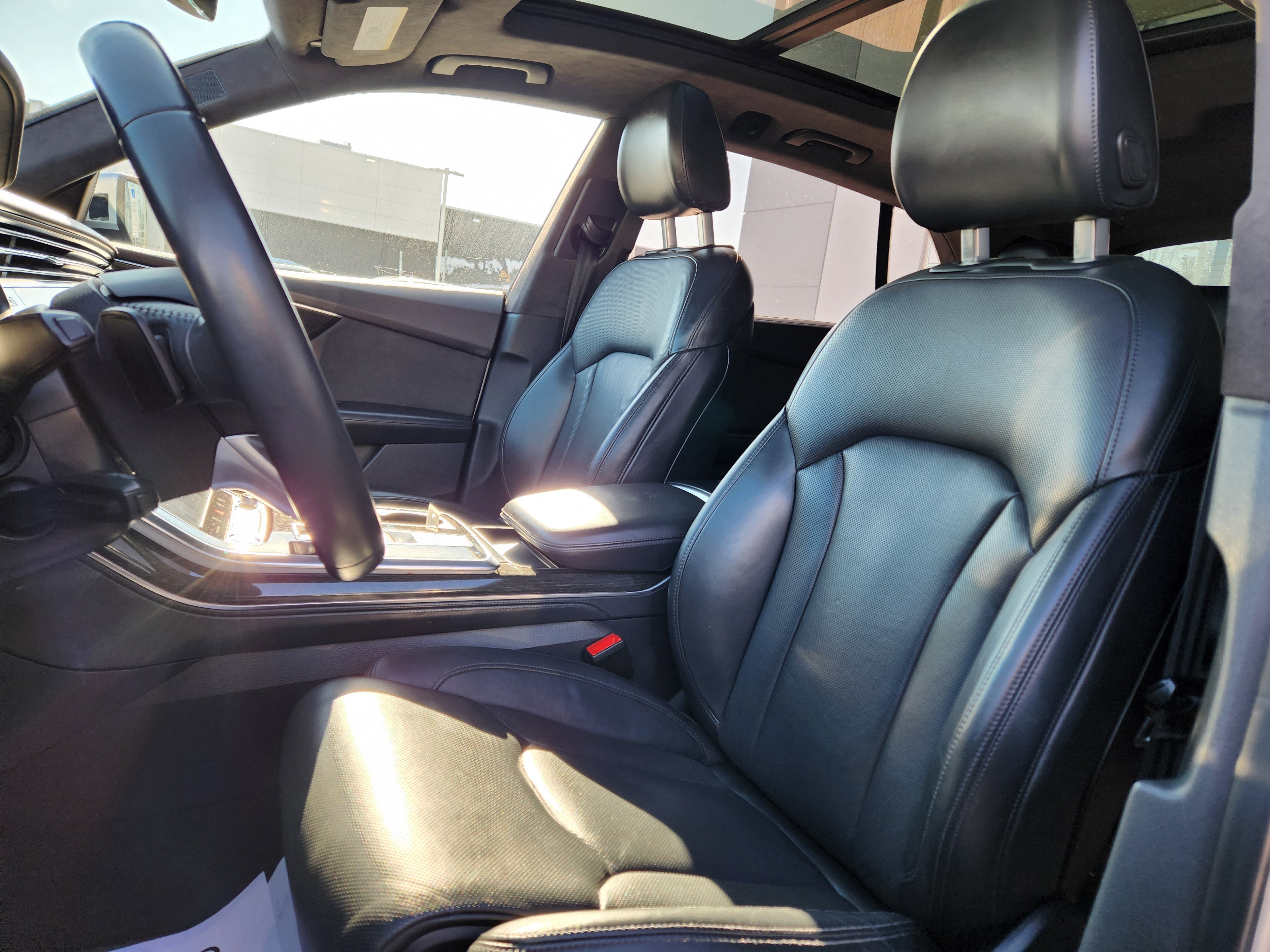 Used 2019 Audi Q8 Prestige w/ Luxury Package image 10