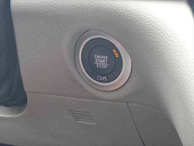 Certified 2023 Chrysler Pacifica Touring-L FWD image 32