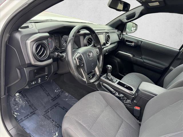 Used 2016 Toyota Tacoma TRD Off-Road w/ Towing Package image 11
