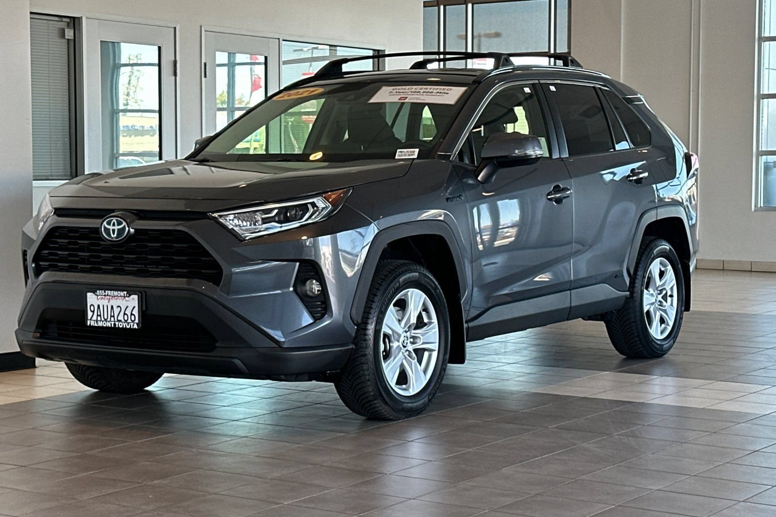 Certified 2021 Toyota RAV4 XLE w/ XLE Grade Weather Package AWD/4WD image 8