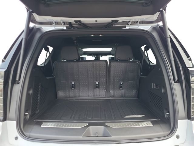 New 2026 Chevrolet Suburban High Country image 24