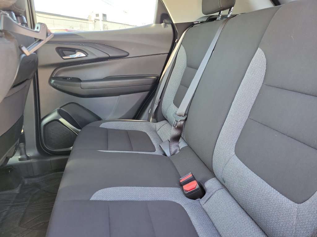 Used 2023 Chevrolet TrailBlazer LT w/ Convenience Package FWD image 9