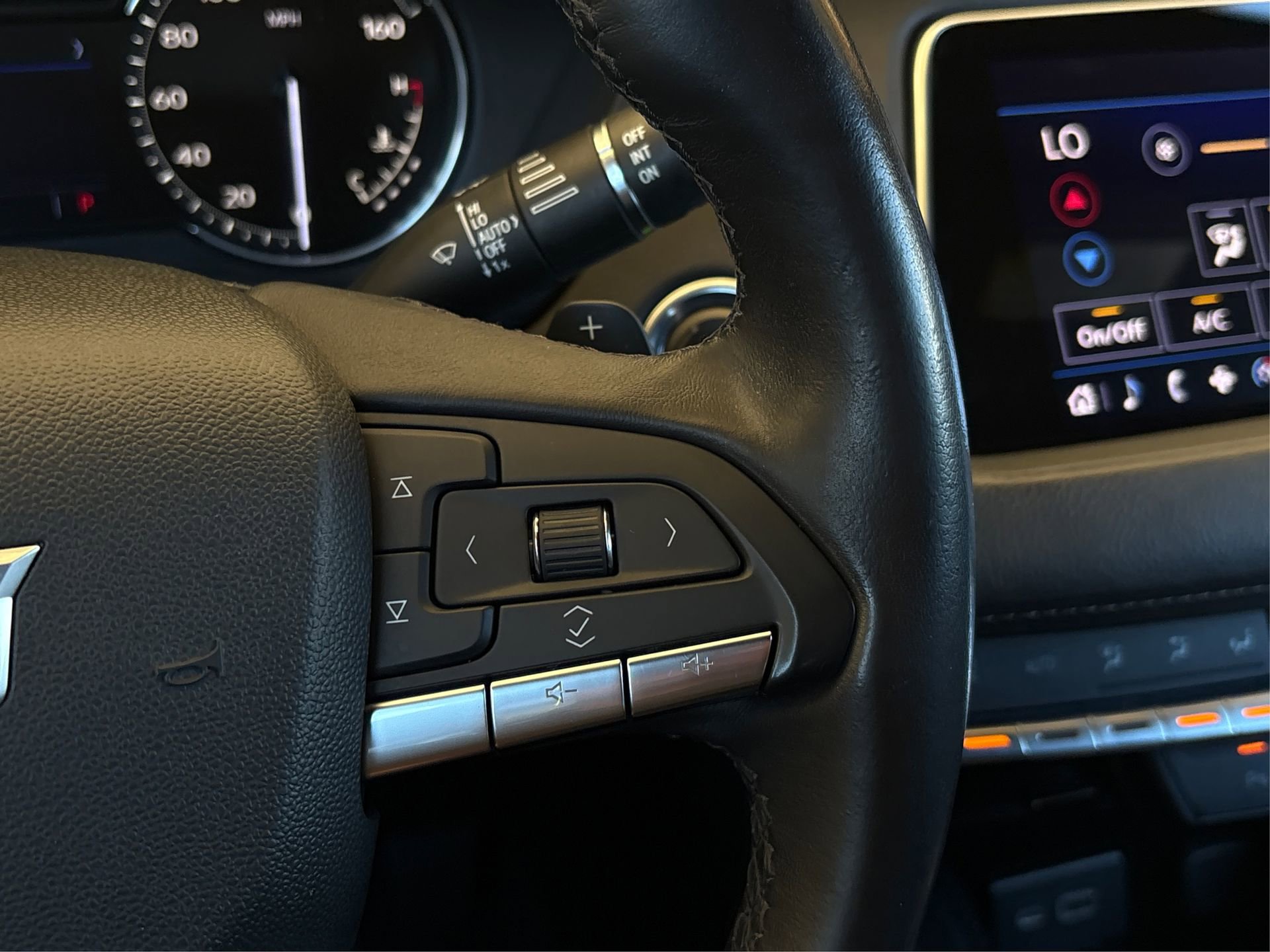 Used 2021 Cadillac XT4 Premium Luxury w/ Driver Awareness Package image 31